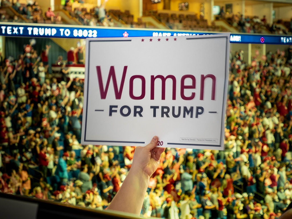 Women for Trump und Proud Boys. Fußvolk einer nationalen Randale